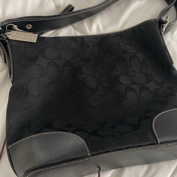 New Coach Handbag - Picture 2 of 5